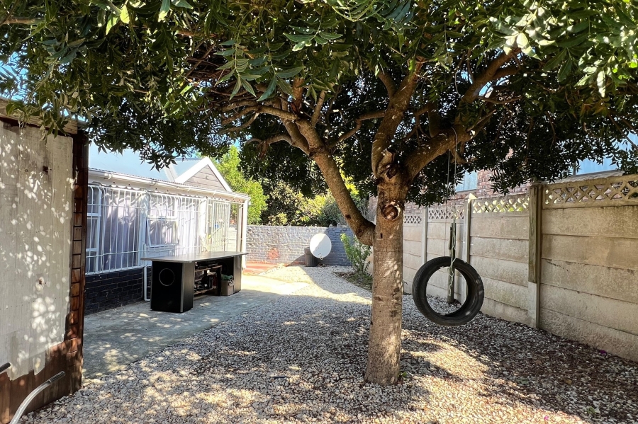 3 Bedroom Property for Sale in Wavecrest Eastern Cape